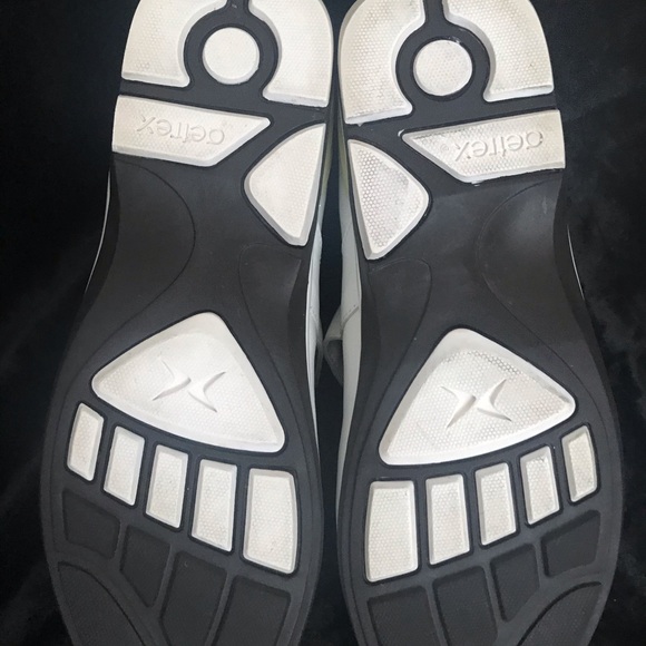 Aetrex Lizzy mary jane sneaker Size 5.5 Wi… - Picture 3 of 6